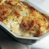 Gratinované brambory se šalotkou a parmazánem