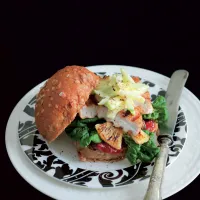 Vepřový burger s ananasem