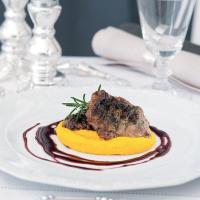 Daňčí steak v jalovci a bylinkách