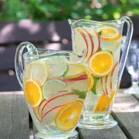  Perlivá bílá sangria s citrusy