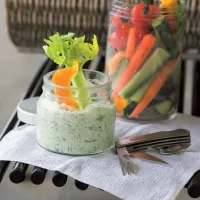 Zelenina s bylinkovým dipem Zelenina s bylinkovým dipem