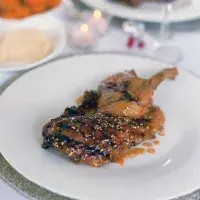 Pomalu pečená kachna s medem & sezamem Pomalu pečená kachna s medem & sezamem