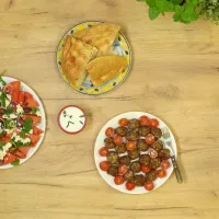 Masové kuličky s melounovým salátem