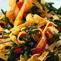 Trojbarevné tagliatelle