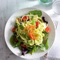 Cuketové špagety s pistáciovým pestem