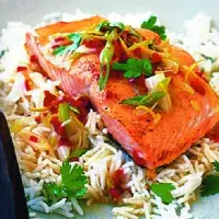 Opečený losos s chilli a limetkovým máslem