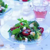 Salát z fety a zelených fazolek s pečenými rajčaty