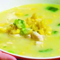 Kuřecí polévka s kukuřicí