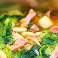 Kapustová polévka s uzeným