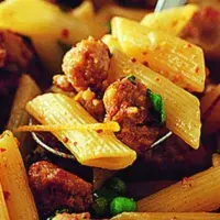 Těstoviny s klobáskou a citronem