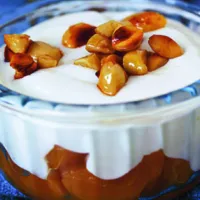 Teplý dezert s mandlemi