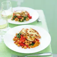 Kořeněná cizrna s opečeným sýrem