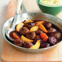 Masové kuličky s ovocem