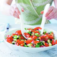 Rajčatový salát s koriandrem