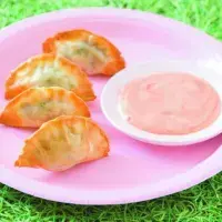 Slané motýlí kukly