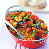 Restovaná zelenina s cizrnou Restovaná zelenina s cizrnou