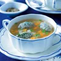 Kuřecí vývar s játrovými knedlíčky