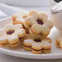 Linecké cukroví od mámy naší Stáni Linecké cukroví od mámy naší Stáni