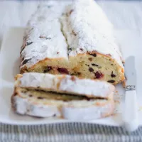 Tvarohová štola s rozinkami