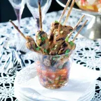 Kuřecí špízy se salsou