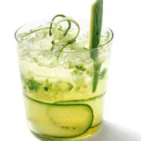 Okurkový gin fizz