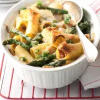 Zapečené rigatoni s chřestem