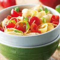Conchiglie s rajčaty a citronem