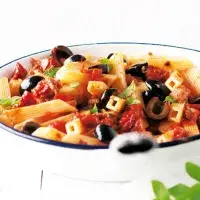 Penne s krůtím masem Penne s krůtím masem