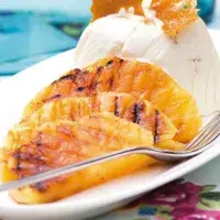 Grilovaný ananas se zmrzlinou Grilovaný ananas se zmrzlinou