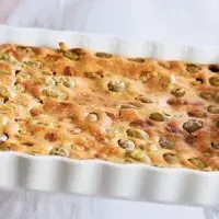‚Bublanina‘ se sardinkami a olivami ‚Bublanina‘ se sardinkami a olivami