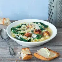 Kuřecí kuličky v minestrone Kuřecí kuličky v minestrone