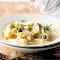 Rigatoni s mandlovo-olivovou omáčkou