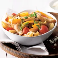 Penne s kuřetem a zeleninou