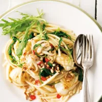 Těstoviny s kalamáry, bílým vínem a chilli Těstoviny s kalamáry, bílým vínem a chilli