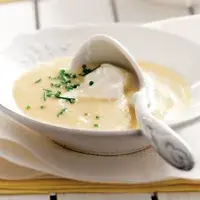 Krémová vichyssoise Krémová vichyssoise