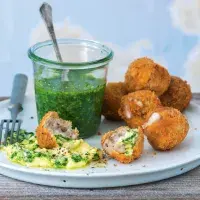 Telecí kuličky s mozzarellovou náplní Telecí kuličky s mozzarellovou náplní
