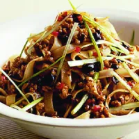 Omáčka s tmavými fazolemi