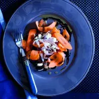 Carpaccio z mrkve s datlemi & fetou