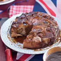 Obrácený jablečný koláč