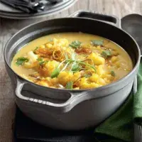 Květáková kari polévka