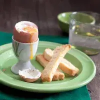 Vejce naměkko s toustíky Vejce naměkko s toustíky