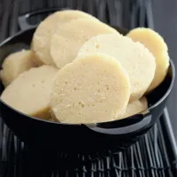 Hrnkový knedlík z kukuřičné mouky