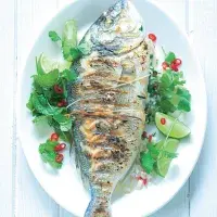 Ryba grilovaná vcelku