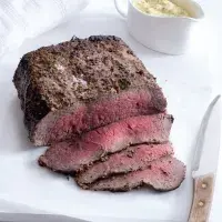 Rostbíf s křenovou remuládou Rostbíf s křenovou remuládou
