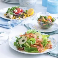 Čočkový salát se zeleninou, fetou a koriandrem