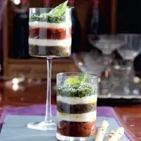 Sklenička mozzarella, pesto & sušená rajčata