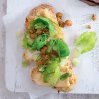 Chlebíček kapustičky, cizrna & sýr akawi