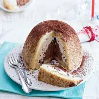 Oříšková bomba (zucotto) Oříšková bomba (zucotto)