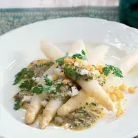 Bílý chřest se sauce gribiche