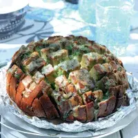 Sýrový rozpečený chleba s jalapeños